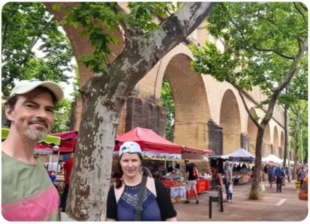 Wir auf dem Markt Les Arceaux