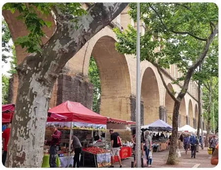 Samstags auf dem Markt Les Arceaux