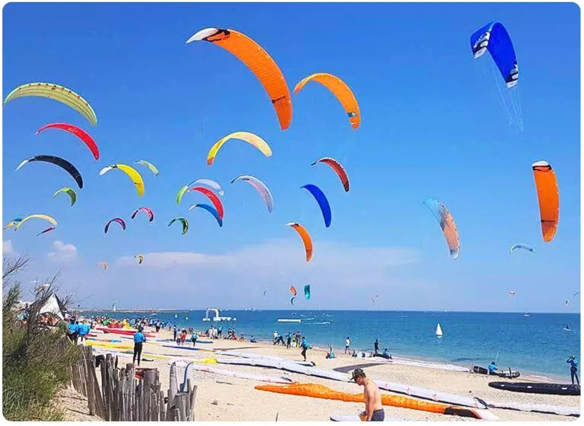 Tolle Strände bei Montpellier - hier Festikite in Villeneuve