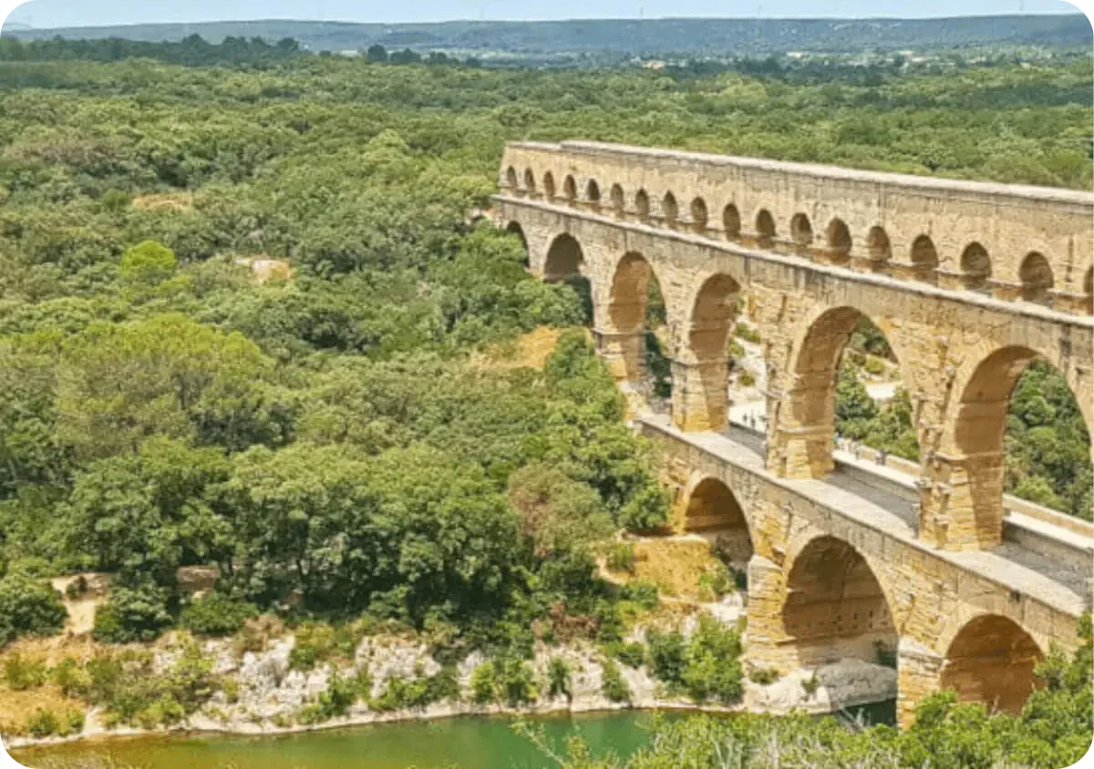 Pont du Gard, ein römisches Aquädukt in Südfrankreich, ein UNESCO-Weltkulturerbe.