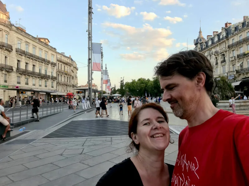 Wir – Radwandern-Montpellier – auf dem Place de la Comédie in Montpellier